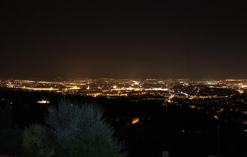 View Small House Free Parking Self Check-in Apartamento Budapest