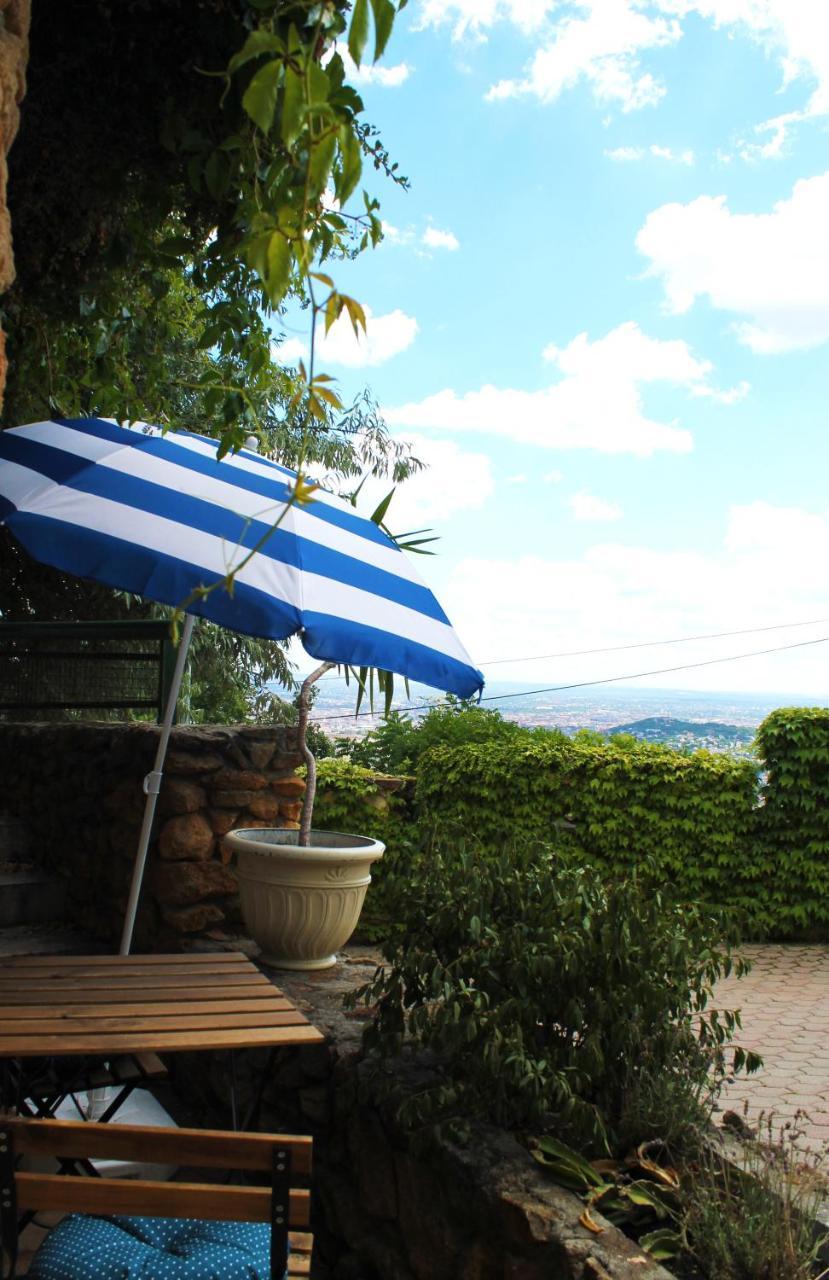 View Small House Free Parking Self Check-in Apartamento Budapest