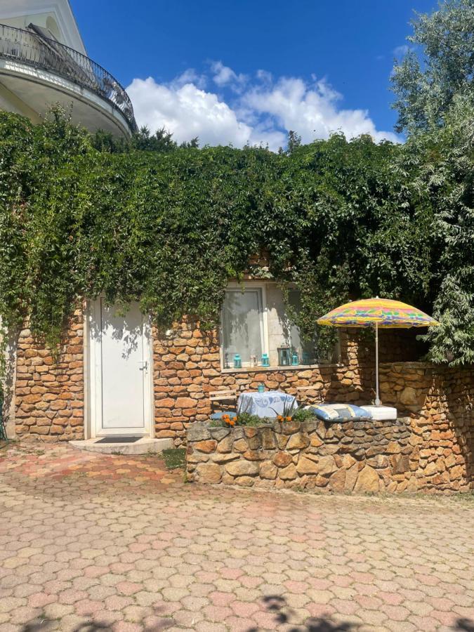 View Small House Free Parking Self Check-in Apartment